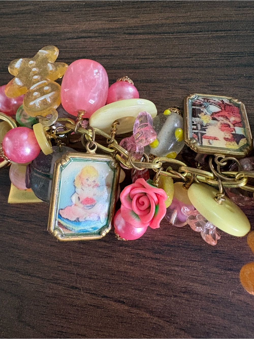 Vintage style Pink & Yellow Christmas charm Bracelet - Picture 5 of 10